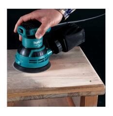 Makita M9204B 240 W Dairesel Titreşim Zımpara Makinesi